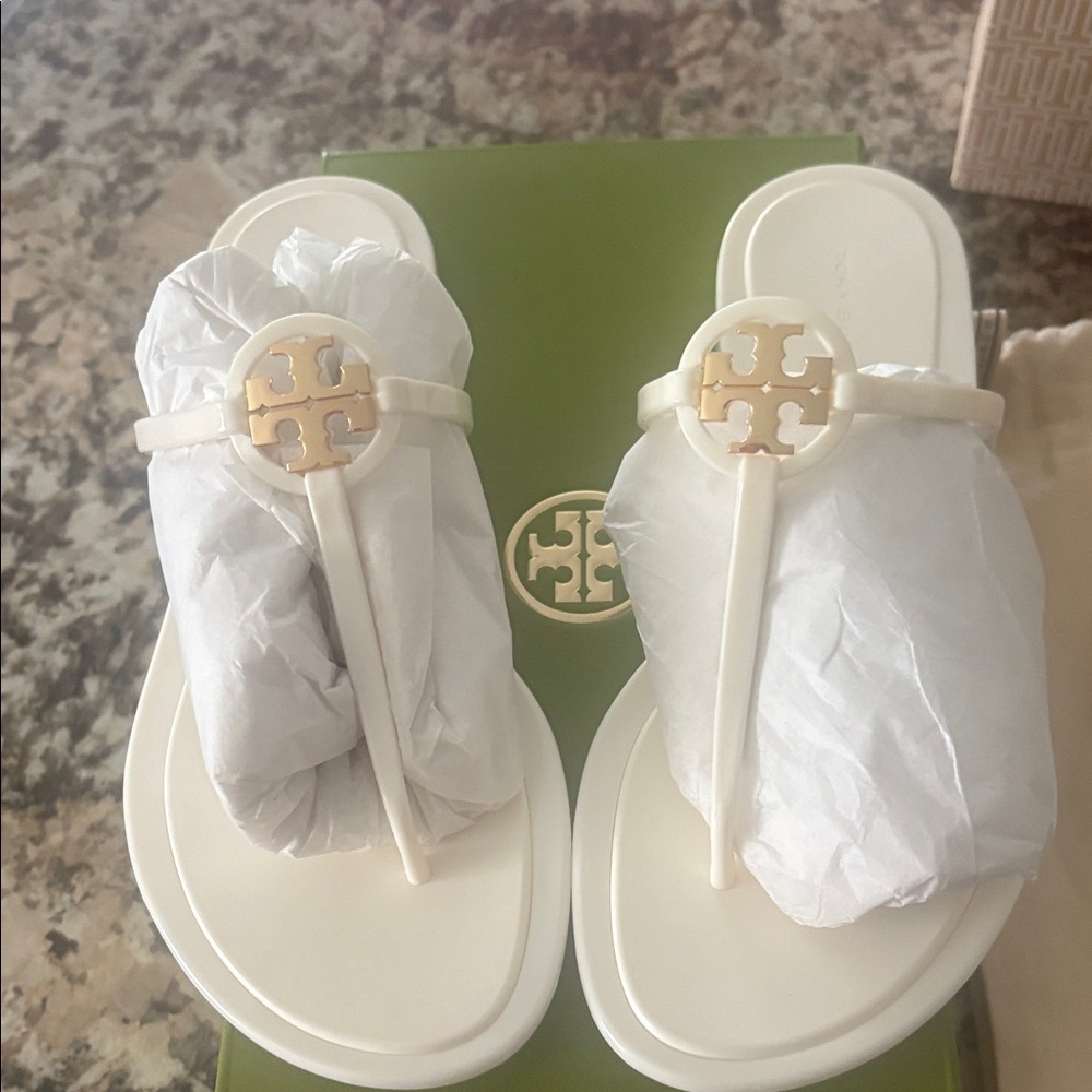Tory Burch Cream Sandals with Logo Accent